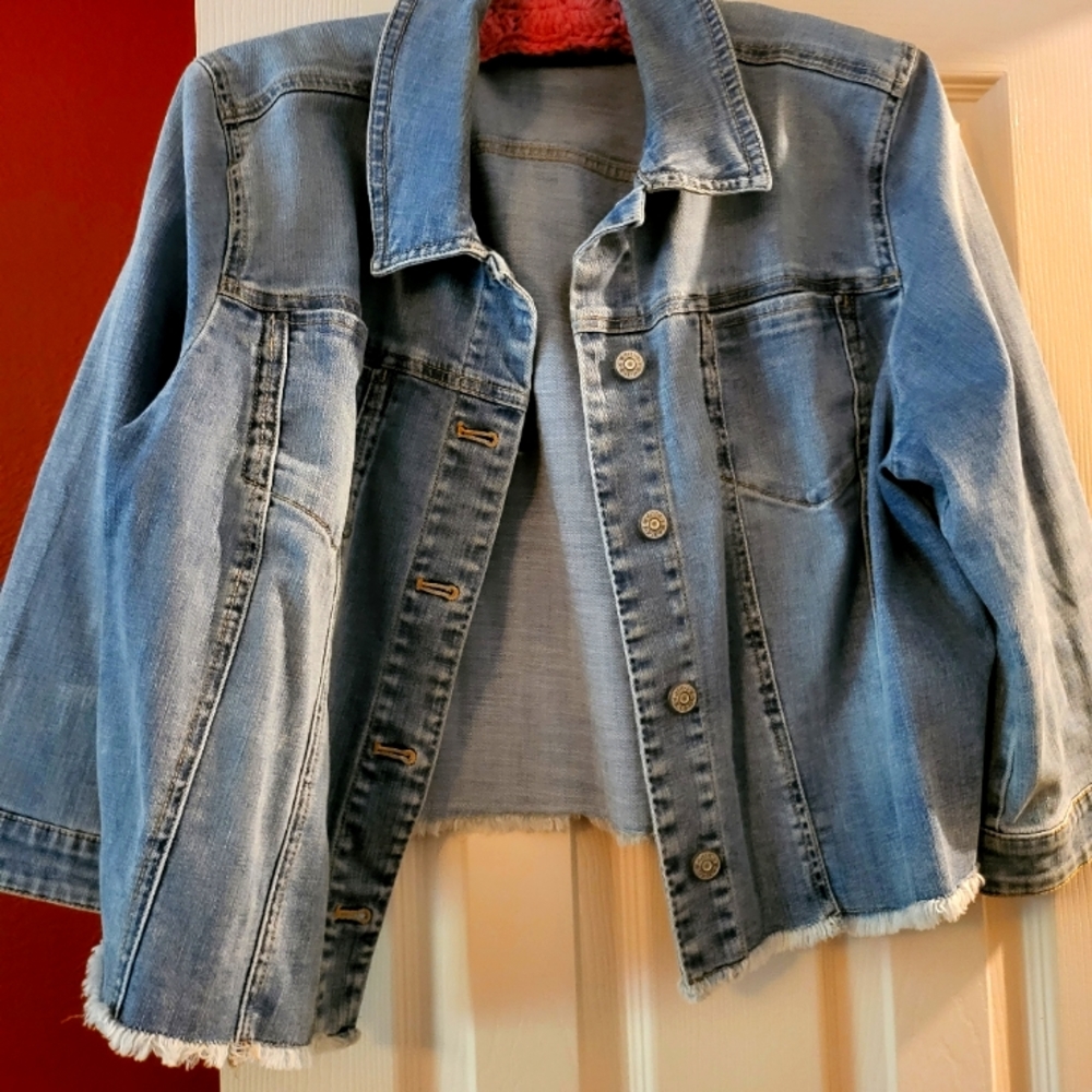 Short denim jacket